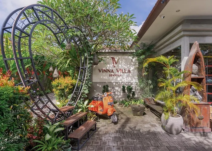 Vinna Villa Seminyak, Romantic Private Pool Villa Kerobokan
